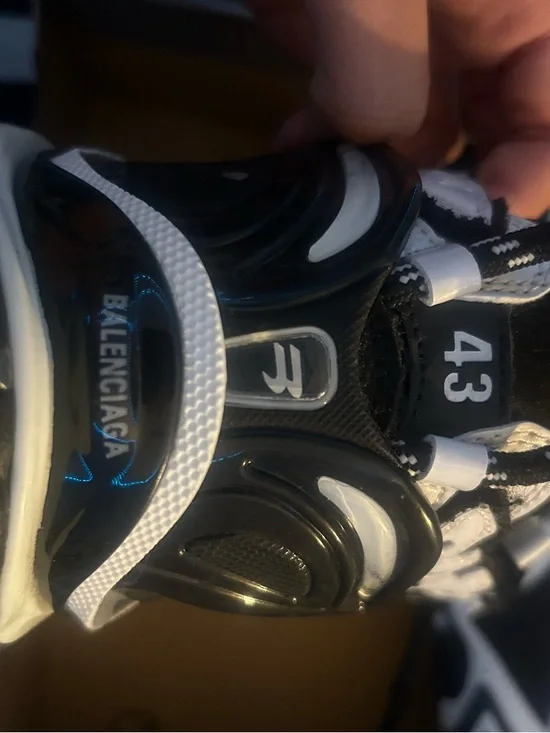 Balenciaga Black and White runners Sneakers - Picture 6 of 6